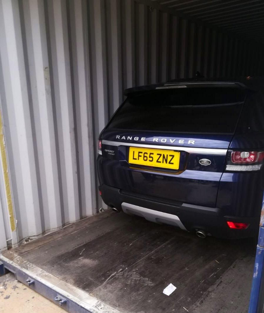 Stolen Range Rover car disguised as a household item (Twitter)