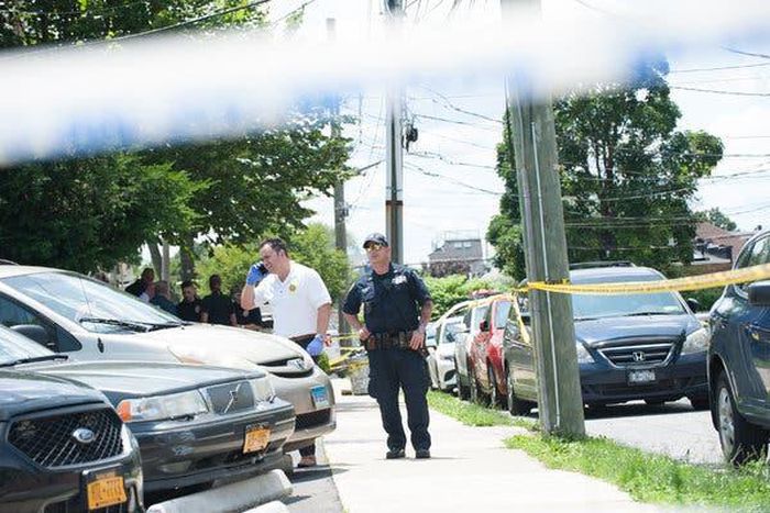 Woman and 2 children are found dead on Staten Island, police say