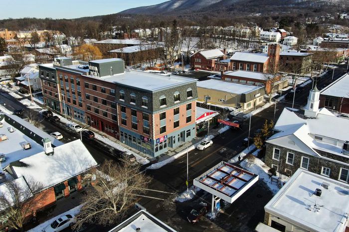 New York City Transplants and a River Town's Natives Fight for Its Soul