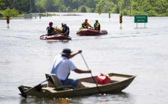 'Blocked Off From Civilization': Floodwaters Turn Oklahoma Town Into an Island