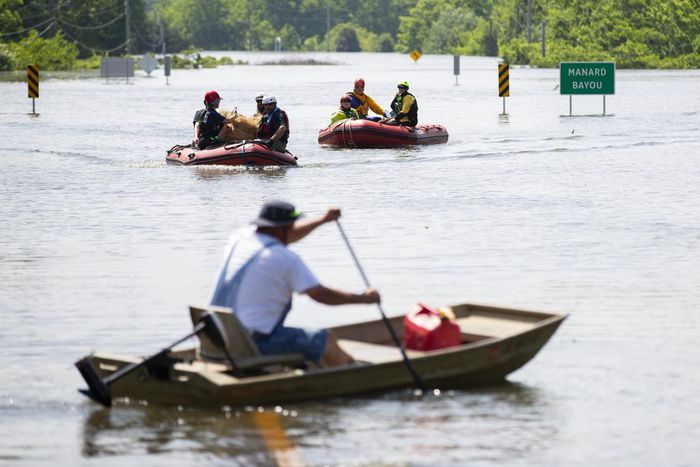 'Blocked Off From Civilization': Floodwaters Turn Oklahoma Town Into an Island