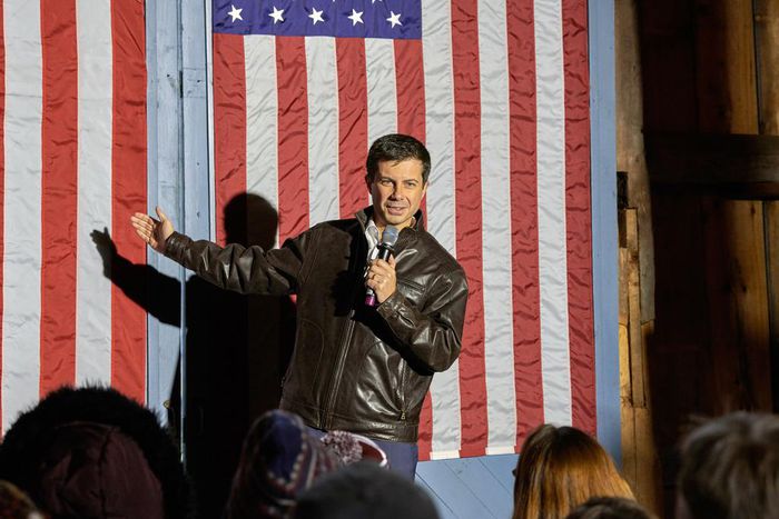 It May Be a Good Idea for Democratic Front-Runners Not to Look Back