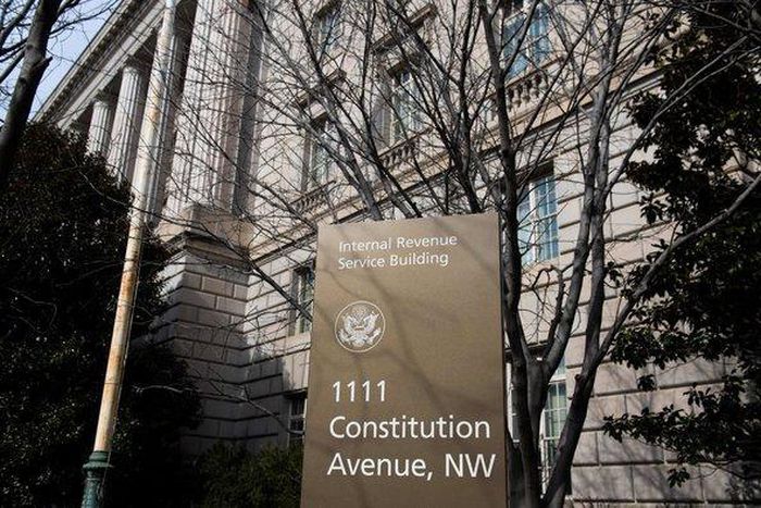 A man in Florida mistakenly received a $980,000 tax refund, and officials say he tried to keep it