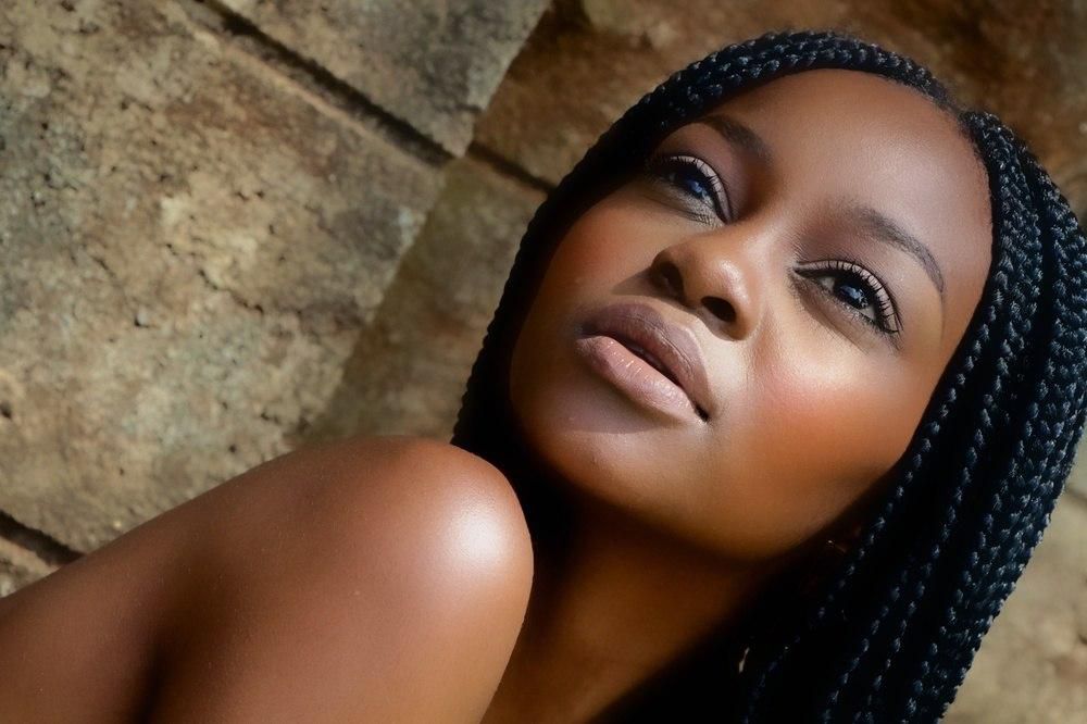 A flawless neutral make-up look