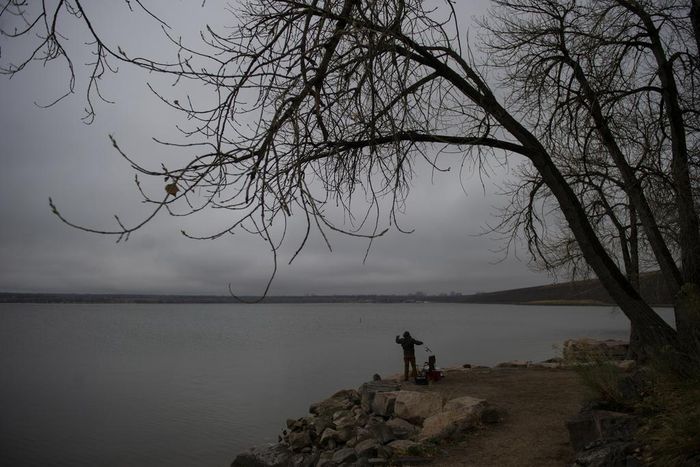 Denver Braces for a Blizzard, a Day After Basking in Spring Sunshine