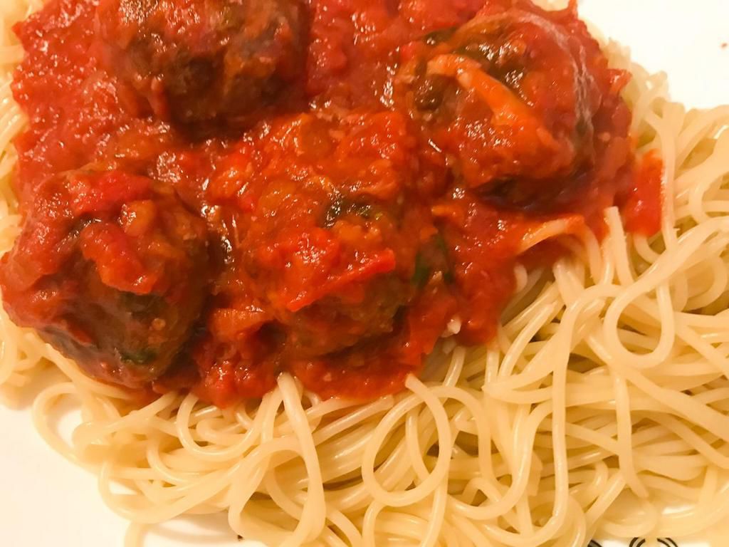 Recipe with a Pulselive twist: How to make Meatballs in tomato sauce