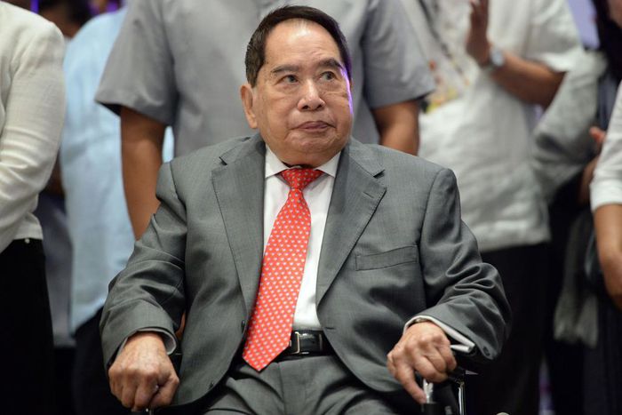 Henry Sy, the Philippines' richest man and a shopping mall tycoon, dies at 94