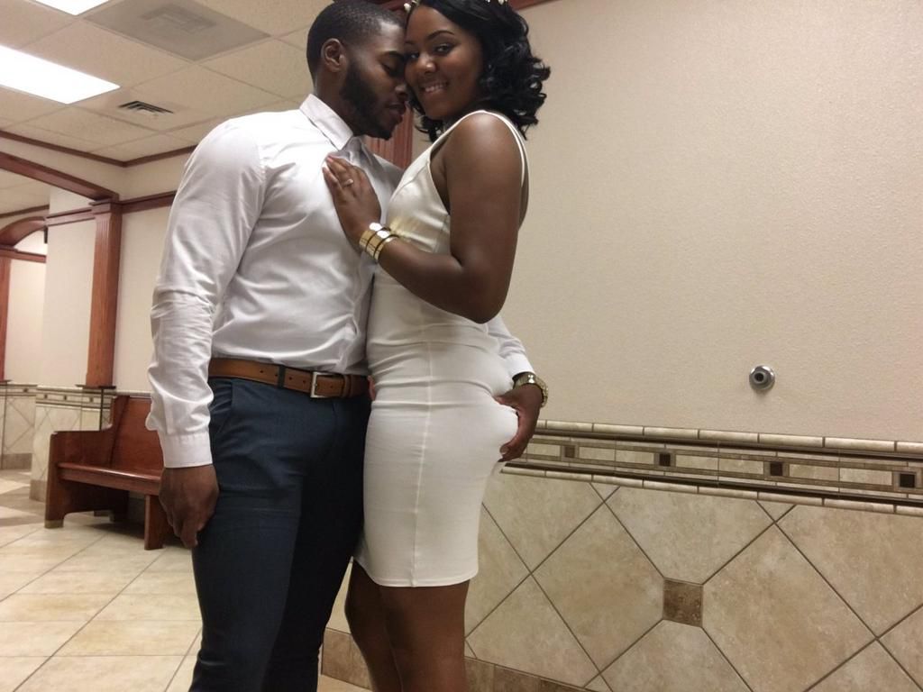 Booty Grab: Good or bad PDA?