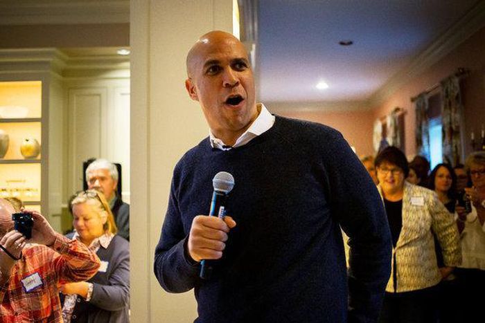 Booker focuses on income inequality in shift to specifics