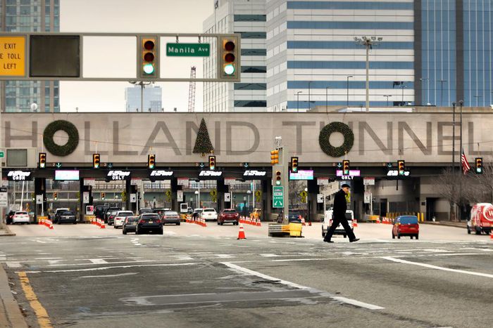 The Holland Tunnel's Holiday Décor Is Changing. (The Traffic Will Stay the Same.)