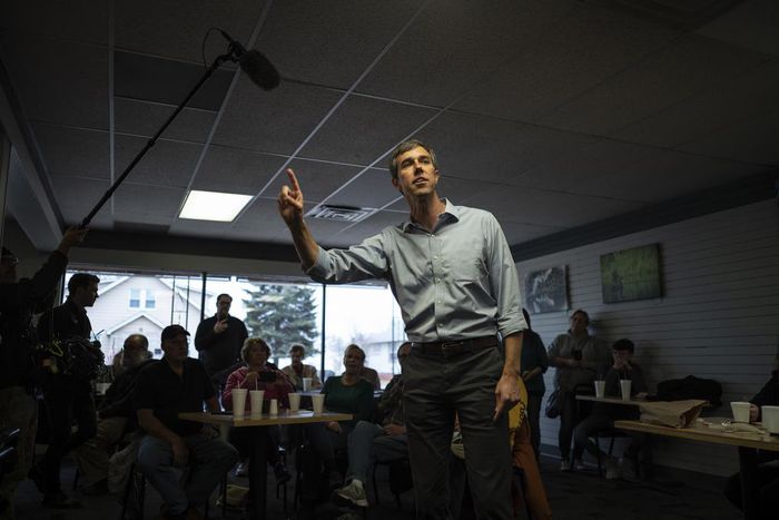 In 2020 Field Full of Women, Some Men Signal They Will Pick a Female Vice President