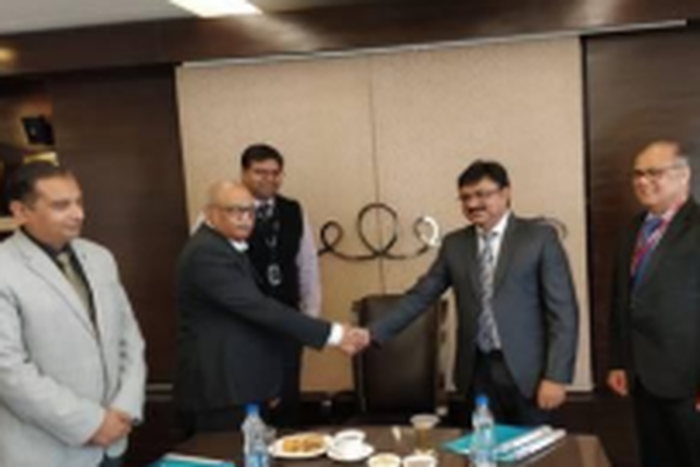 Sign of contract: Dr. R. Venugopala Rao (Sr. VP & Head Hydro & Civil Divisions, Angelique International Ltd.) and Mr. Saurabh Sharma (VP & Business Head SH, Voith Hydro Pvt. Ltd.)