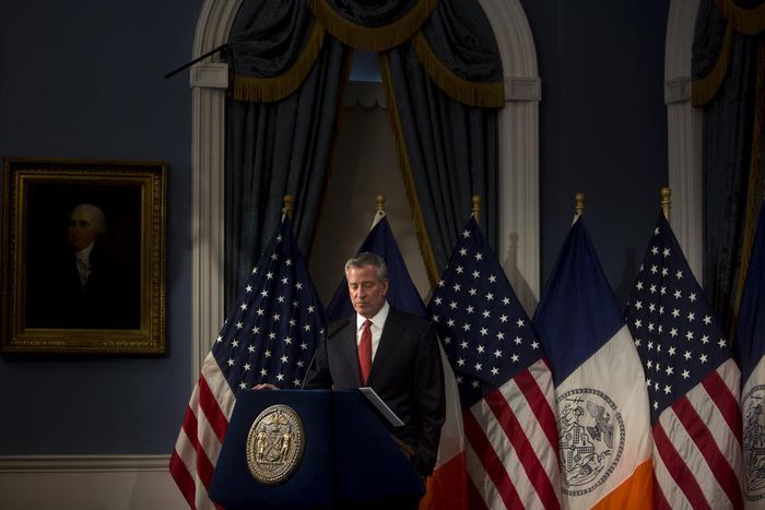 Ethics Cloud Hangs Over de Blasio as He Weighs Presidential Run