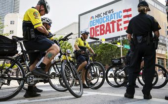 Democrats Diverge on Economy and Immigration in First Debate