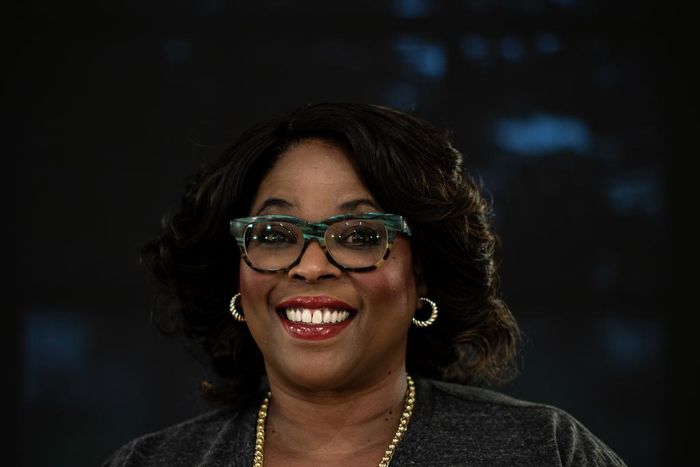 Booker's Unique Strength: More Than 80 Relatives Pulling for Him in Iowa