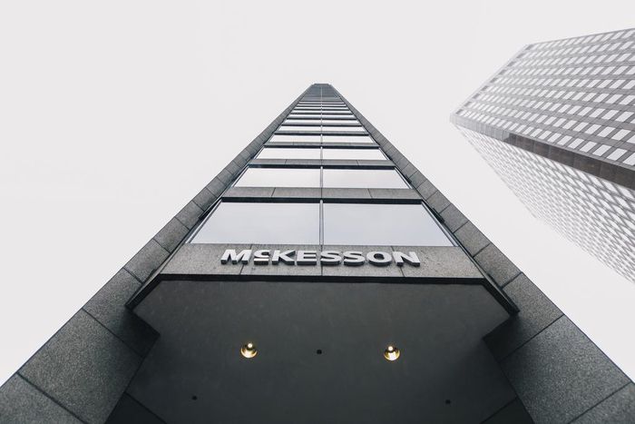 Drug Giants Seeking Settlement of Opioid Cases for $50 Billion