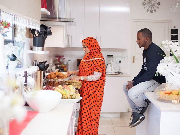 Mnikome – Zari Hassan lashes out at fan after question on her religion