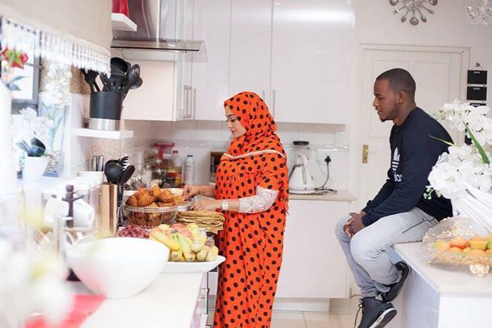 Mnikome – Zari Hassan lashes out at fan after question on her religion