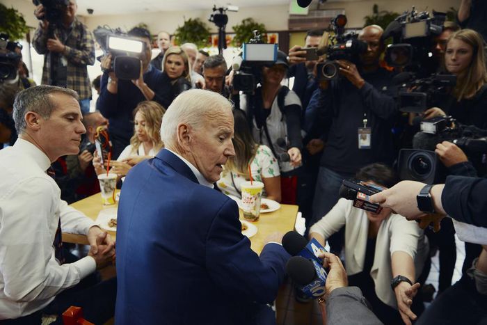 With Aides on High Alert, Biden Keeps Gaffes to a Minimum