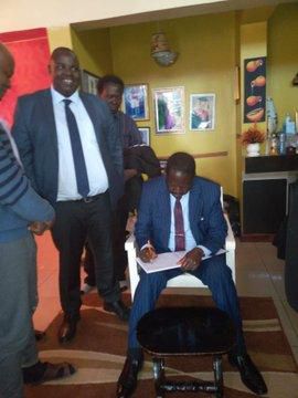 Former Prime Minister Raila Odinga visits the family of late Hassan Omido