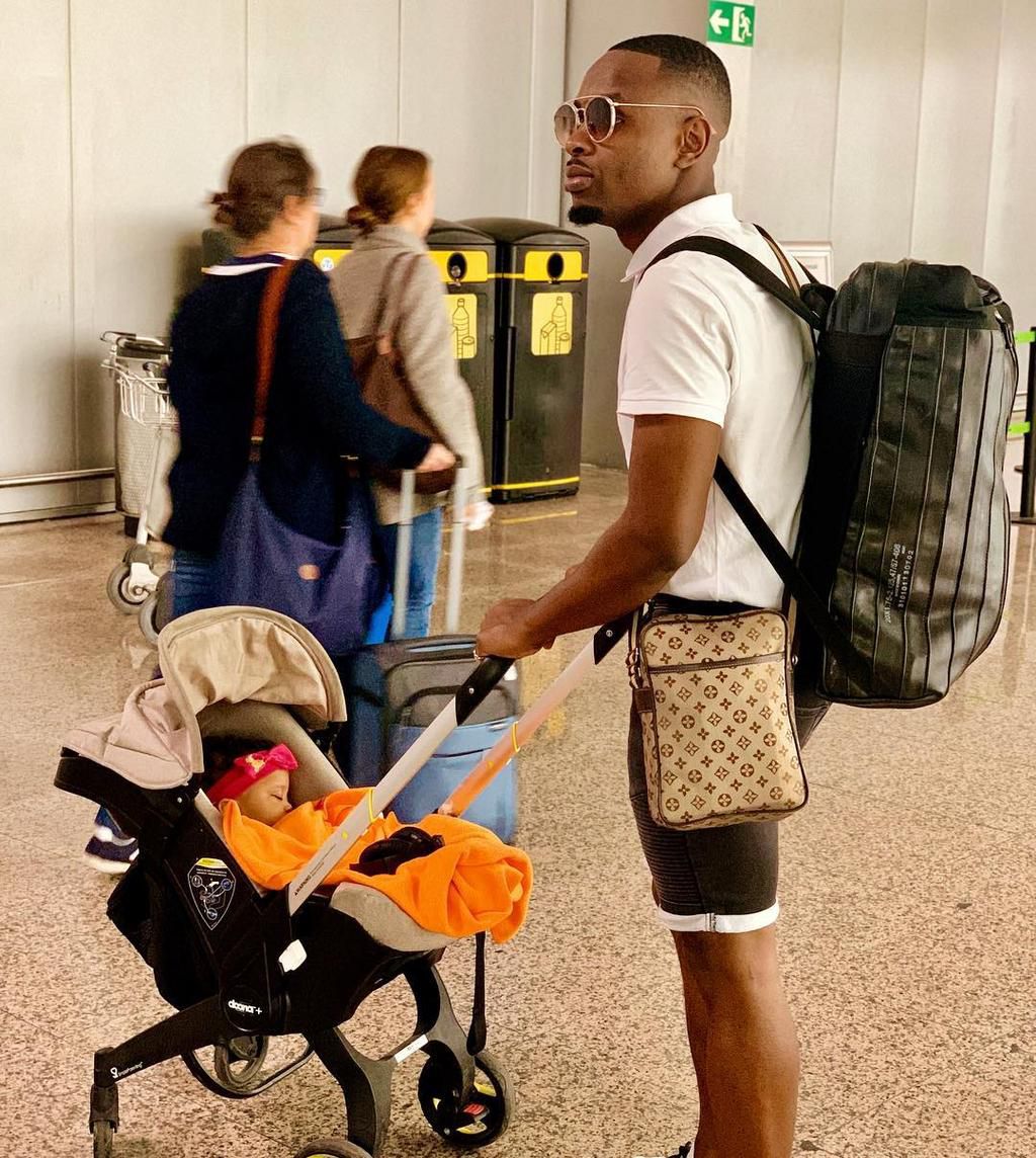 Ommy Dimpoz with his Baby