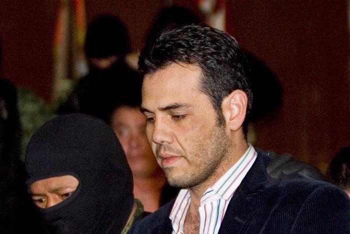 A son of a drug cartel chief betrays his father in testifying against El Chapo