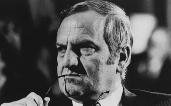 Lee Iacocca, Visionary Automaker Who Led Both Ford and Chrysler, Is Dead at 94