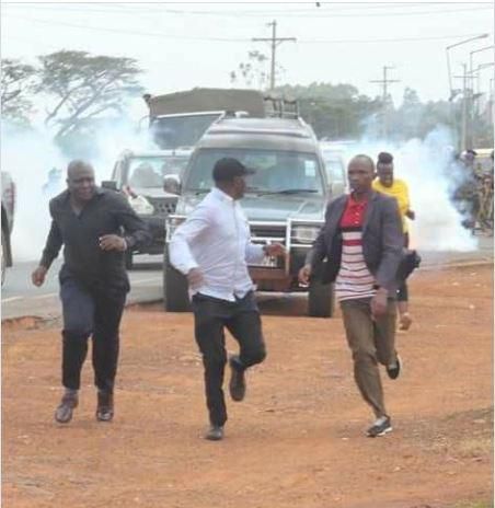 Police engaging a crowd in running battles in Mumias after disrupting a banned rally by politicians allied to the Tangatanga faction of Jubilee.