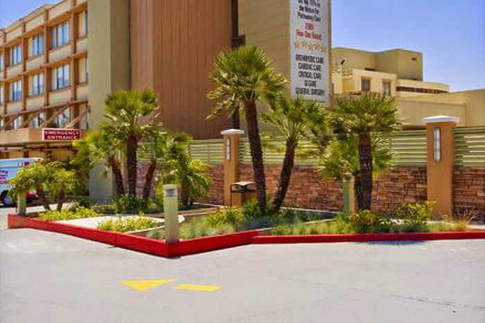 Olympia Medical Centre, LA