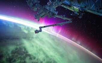 Scott Kelly spent a year taking photos in space They're beautiful