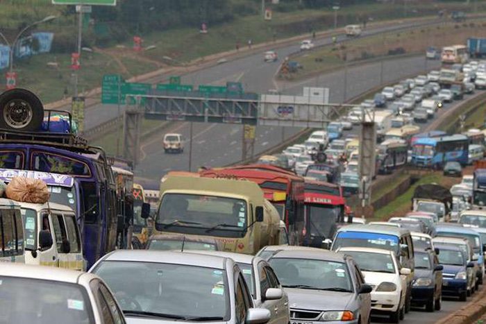 Heavy traffic on Thika Road as Nairobi residents head to the villages [Video]