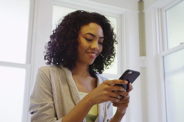 Your smartphone might be making you to spend some money unnecessarily.