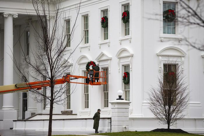 Trump Says He'll Close the Border if a Wall Isn't Funded