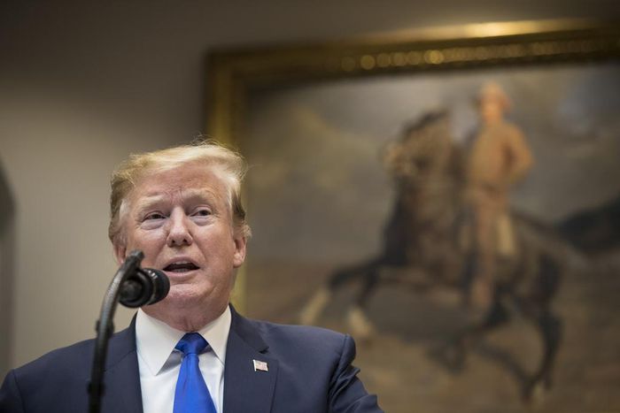 Trump Announces 5G Plan as White House Weighs Banning Huawei