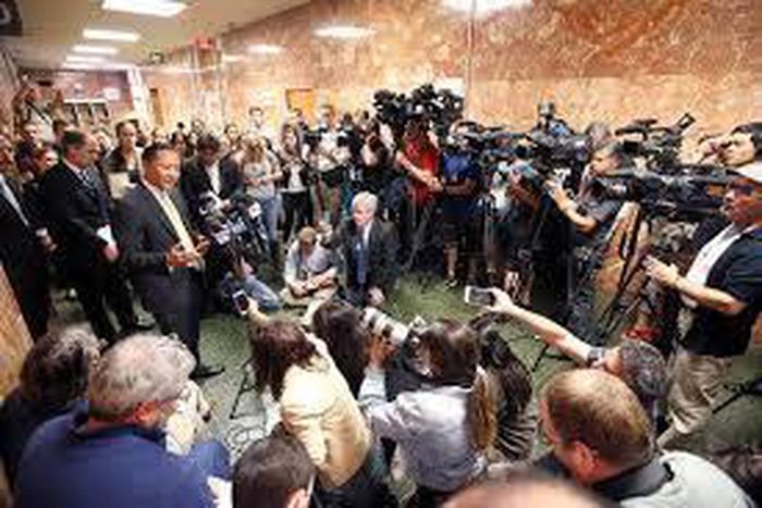 Guns-drawn raid chills advocates of free press