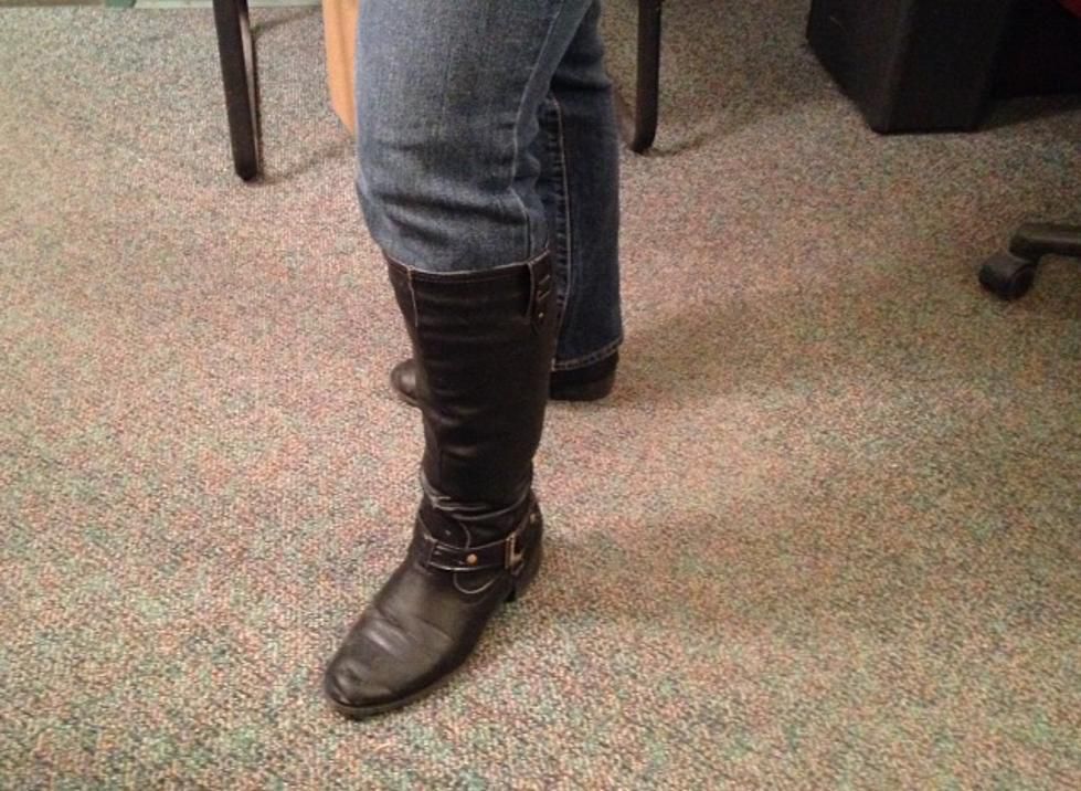 Tucking boots into jeans (Q985)