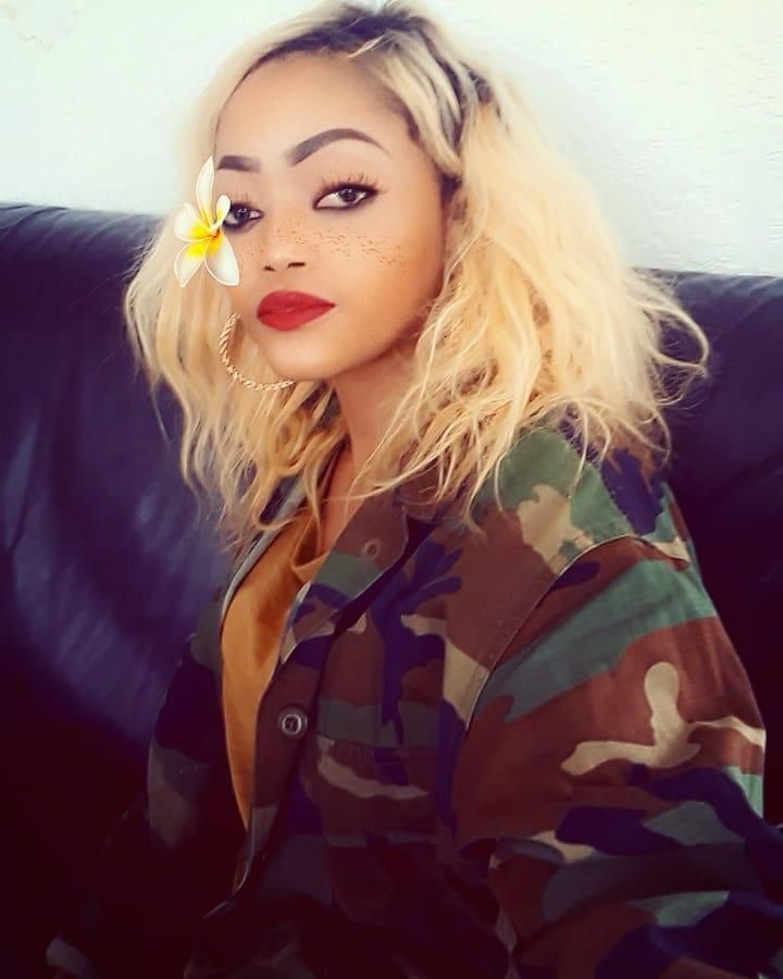 ___8870194___2018___9___18___15___RAY+C