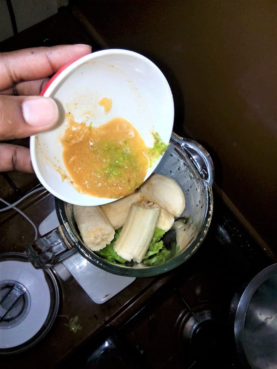 #RecipeWithAPulseliveTwist: 3-in-1 mango, strawberry, green breakfast smoothie