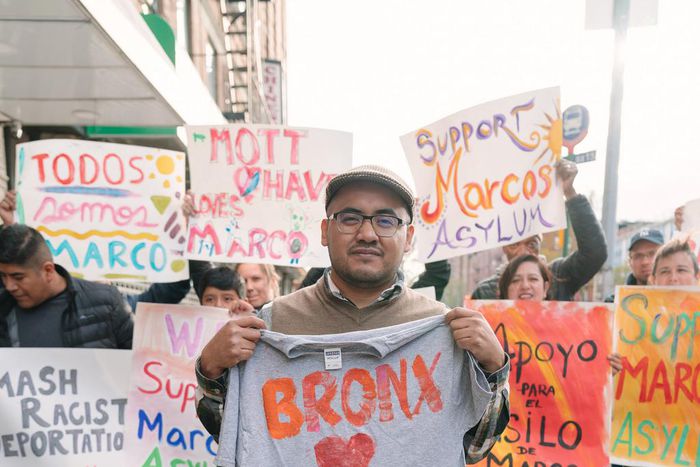 A Mexican Restaurant in the Bronx Prepares for an Asylum Case