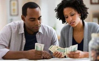 ___8269885___2018___4___18___14___black-couple-money