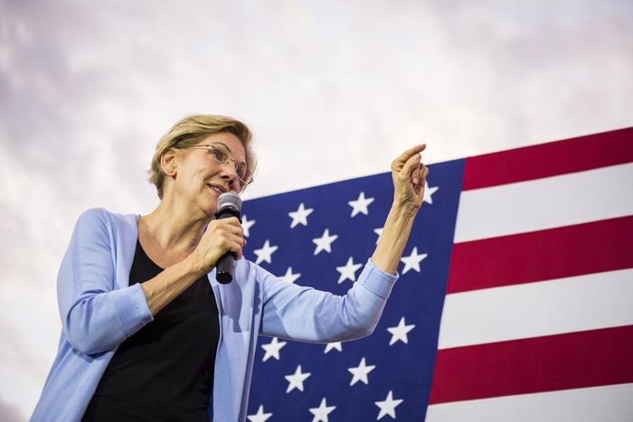 Warren Nets $24.6 Million in Third-Quarter Fundraising, Narrowly Trailing Sanders