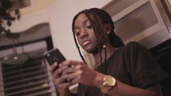 ___8263418___2018___4___17___12___woman+on+phone