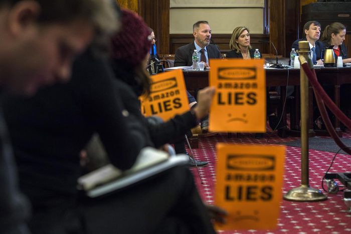 Amazon's New York Charm Offensive Includes a Veiled Threat