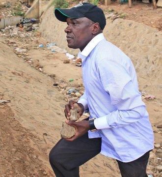 Former Kakamega Senator Bonny Khalwale carrying facing off with rivals in Kibra
