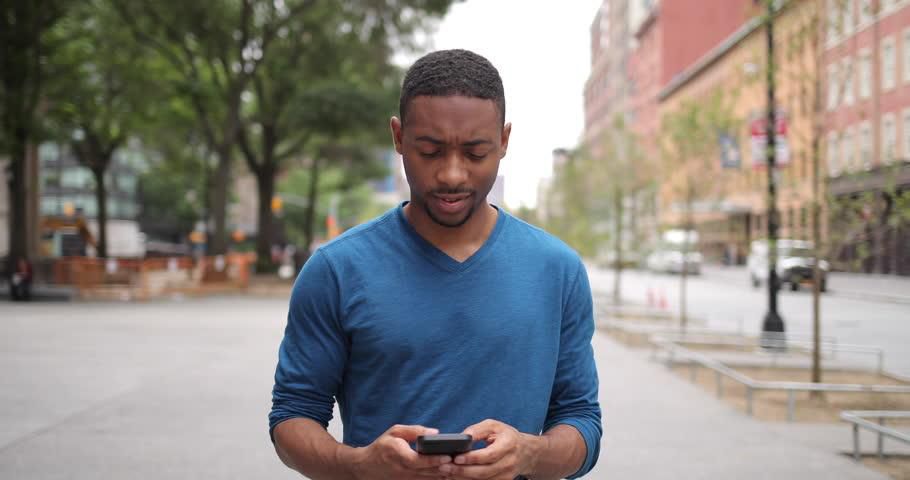 ___7984075___2018___2___14___16___texting+shutterstock