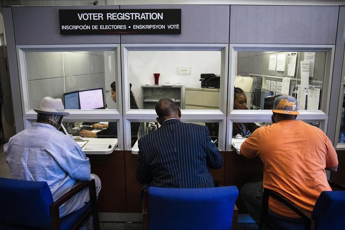 Florida  Felons Once Denied Rights Begin Registering to Vote