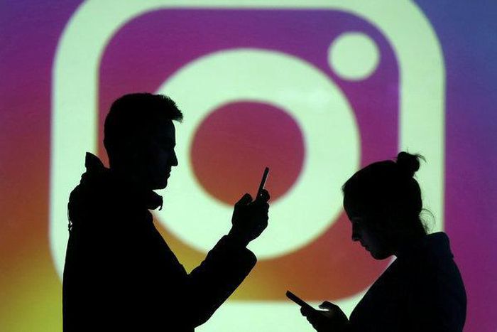 Instagram bans graphic images of self-harm after teenager's suicide