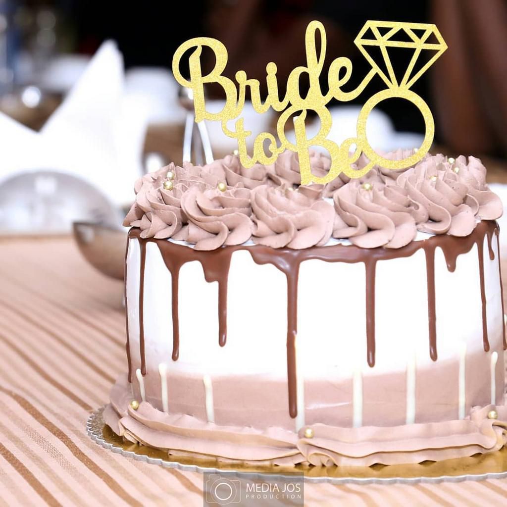 Maureen's Bridal cake's