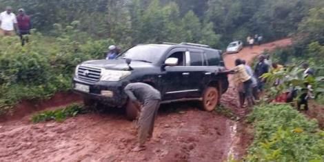 Vocal senator stuck in mud, comes face to face with the plight of residents (video)