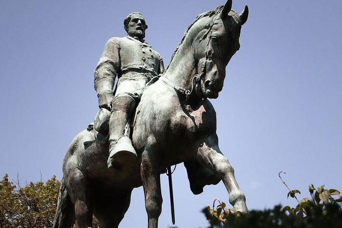 Shifting battlegrounds delay reckoning over Confederate statues